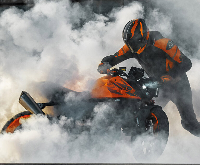 2024-KTM-990-DUKE-Galeria-2